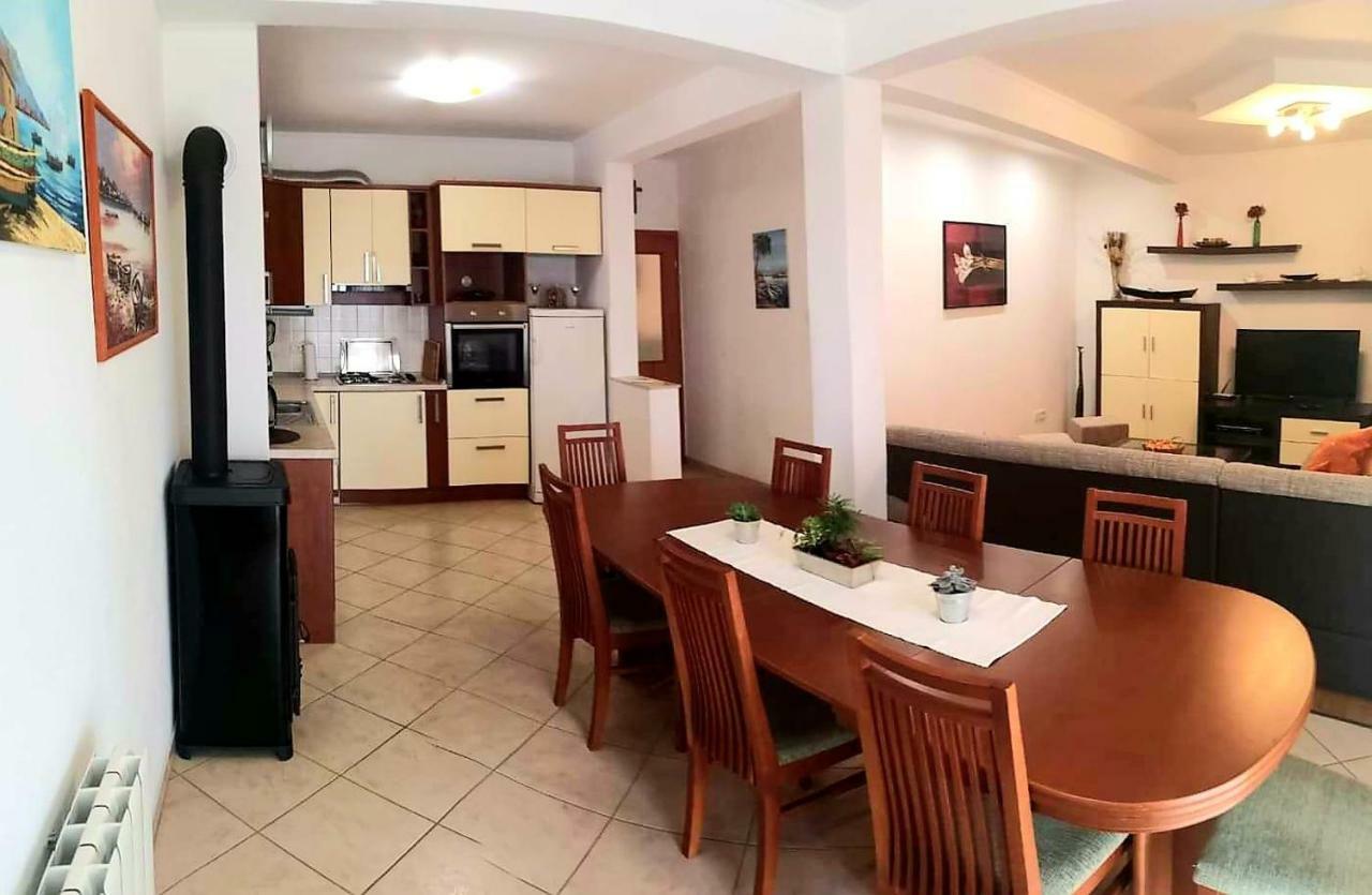 Roza Apartment *